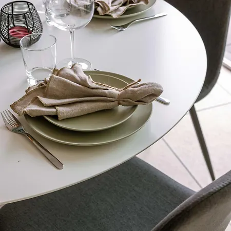 Apartamento Huswell - Cozy Seaside With Terrace In